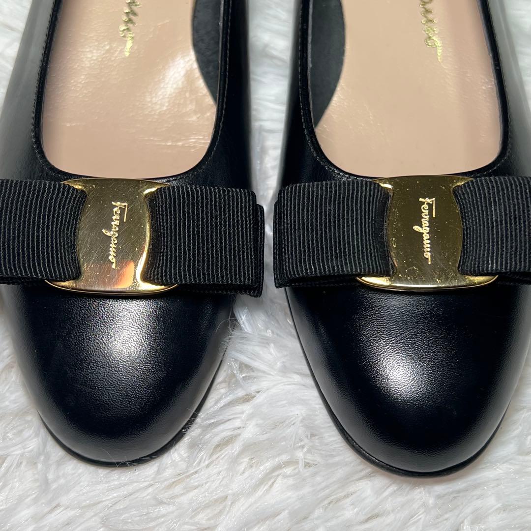 【美品】Salvatore Ferragamo フェラガモ　パンプス　ヴァラ　黒