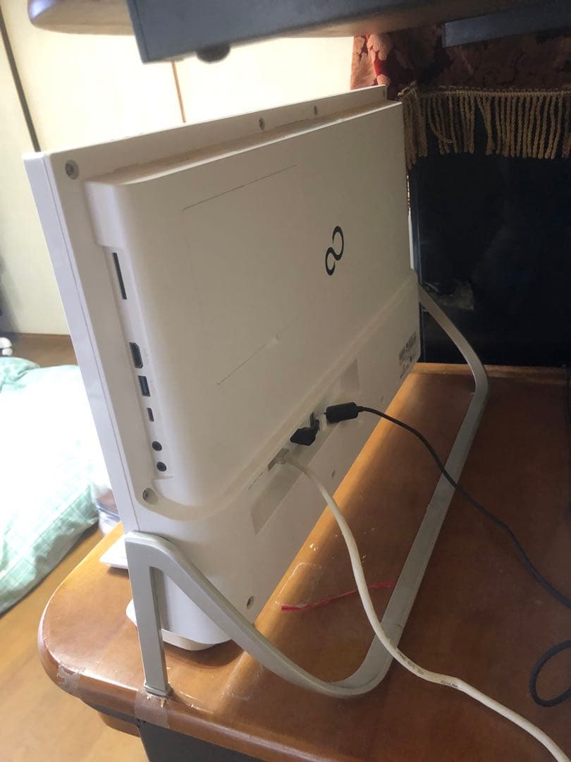 FMV ESPRIMO FH52/D3 ホワイト