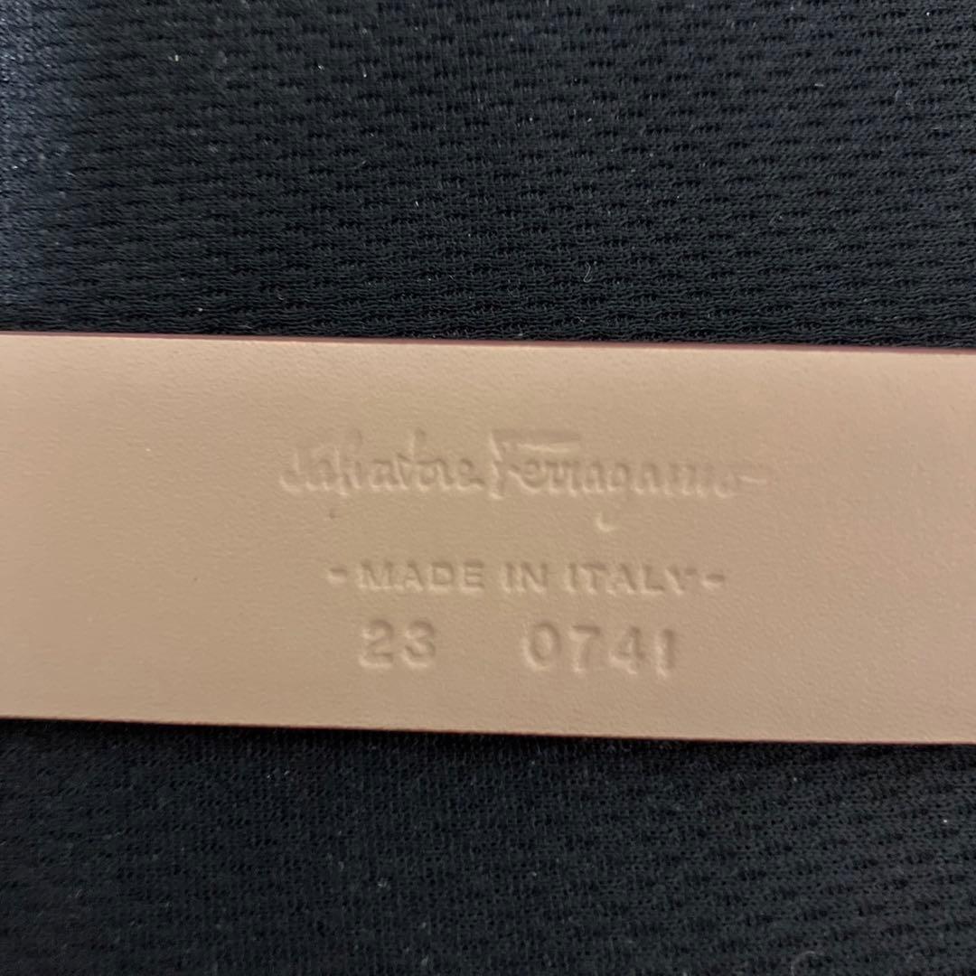 未使用　タグ　袋付き　SALVATORE FERRAGAMO ベルト　フェラガモ