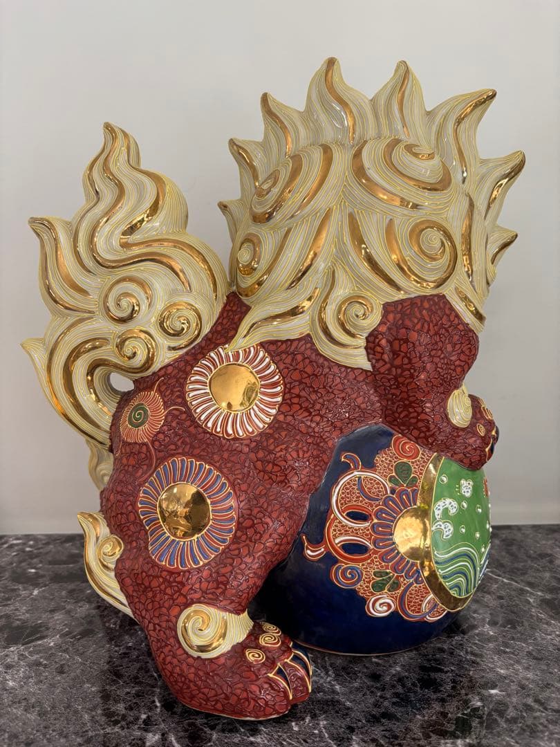 九谷焼 シーサー 唐獅子　九谷八幡窯　金彩　椿　魔除け　守り神