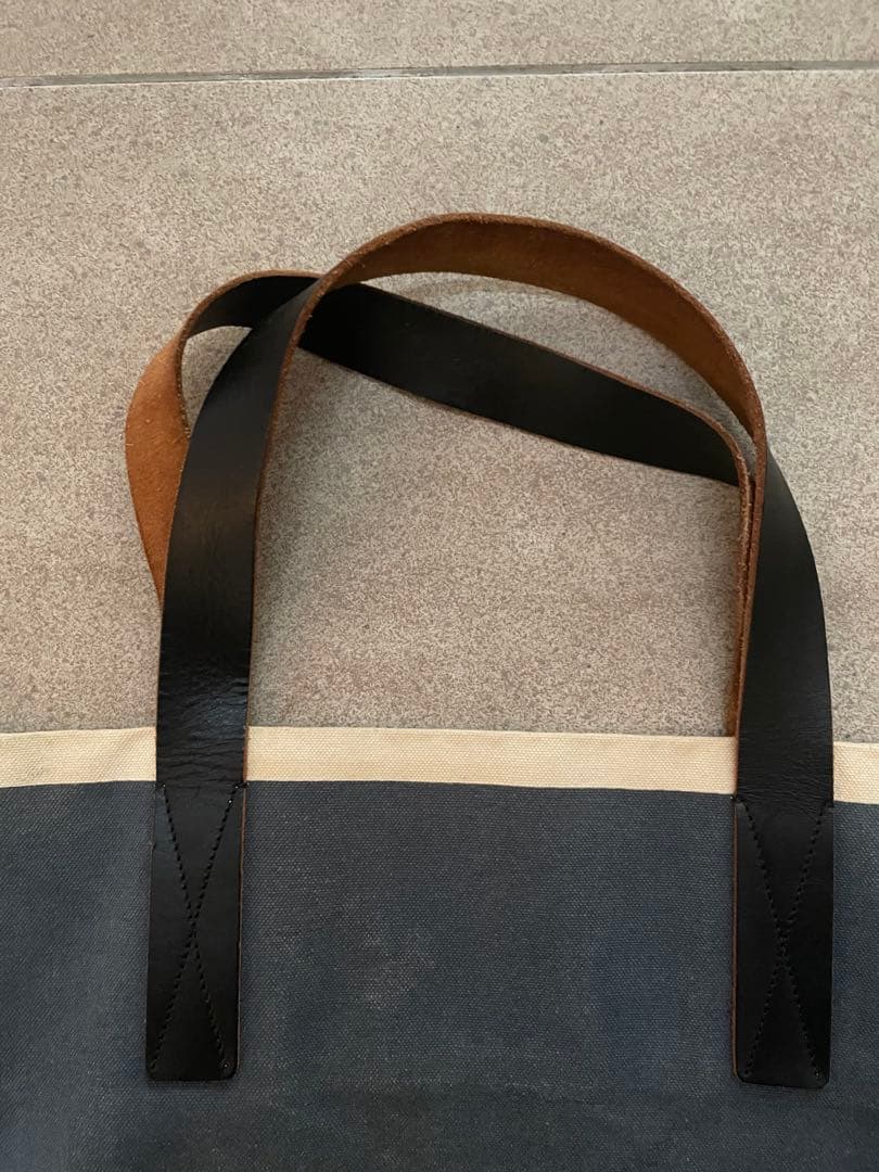 マルニ　MARNIキャンバストートバッグ ネイビー