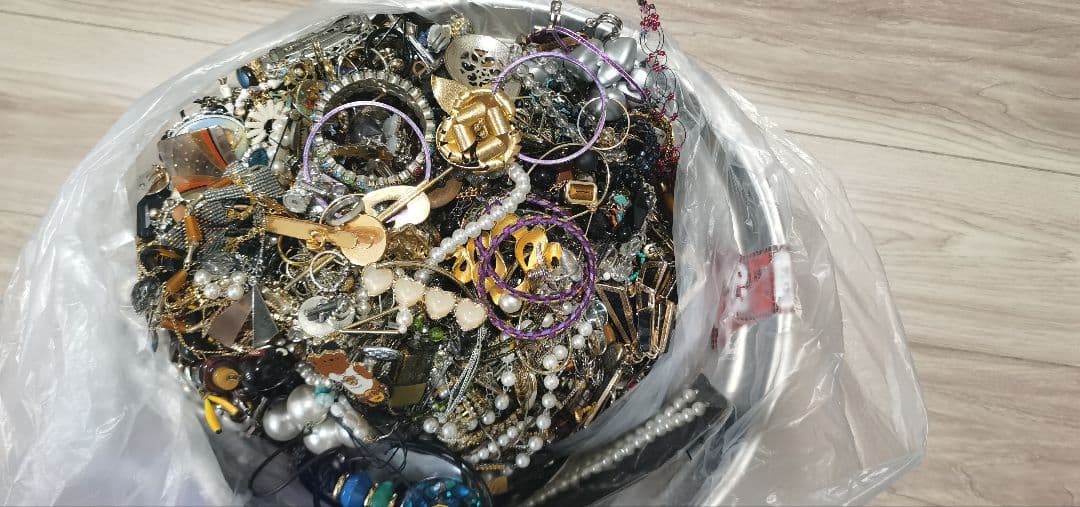 アクセサリー　いろいろ　ジャンク . 7.6kg