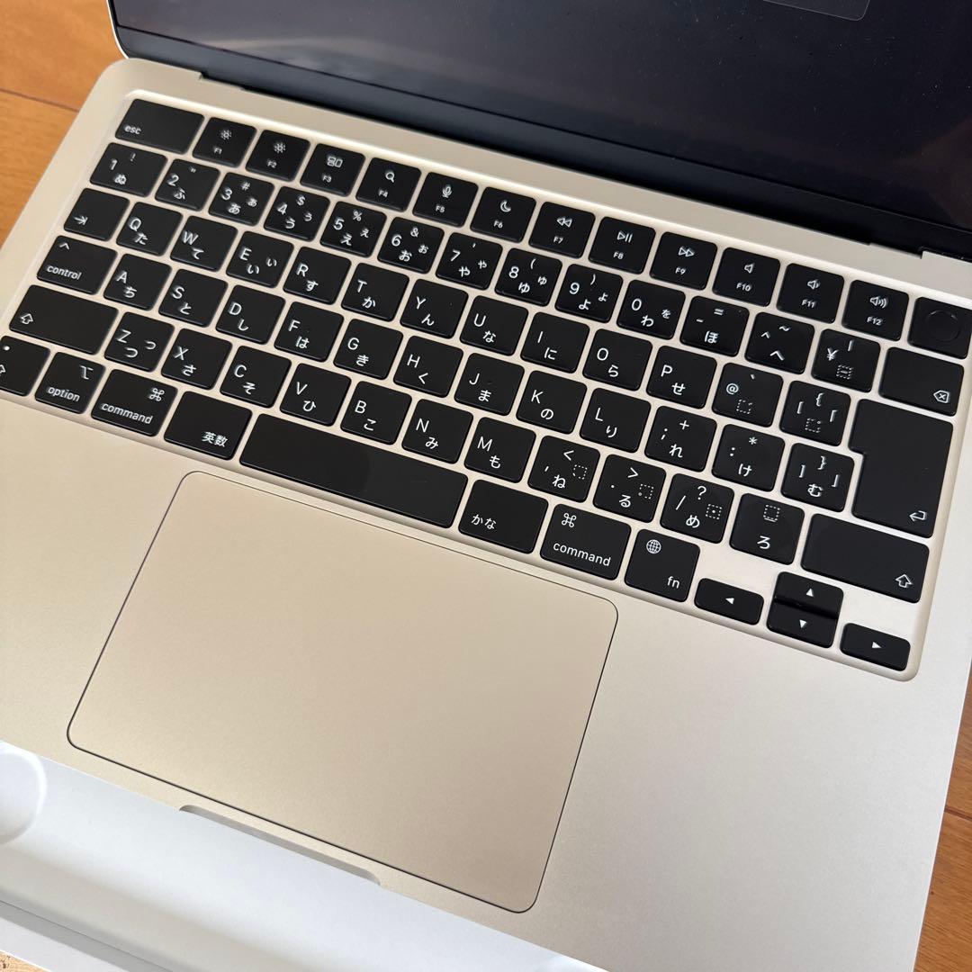 MacBook Air M2 16GB/256GB スターライト