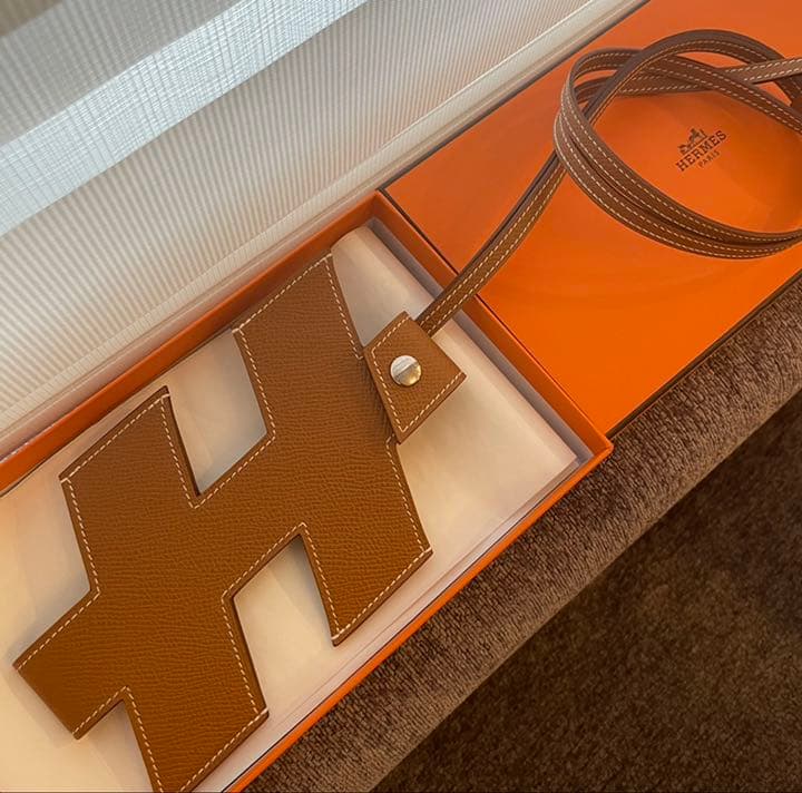 HERMES エルメス　スマートフォンケース　iPhoneケース　ストラップ