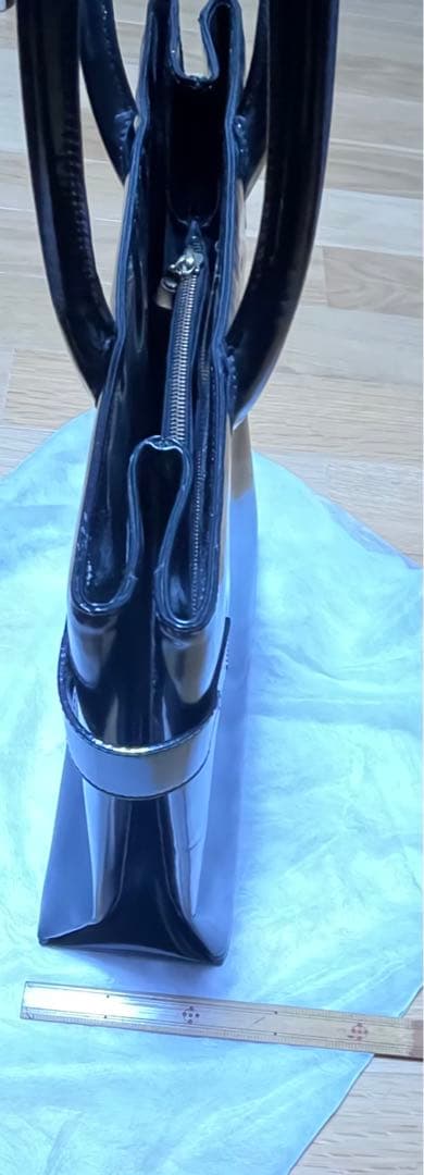 GUCCI 黒のバッグ