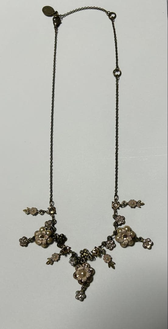 ミハエルネグリン フラワーモチーフネックレス