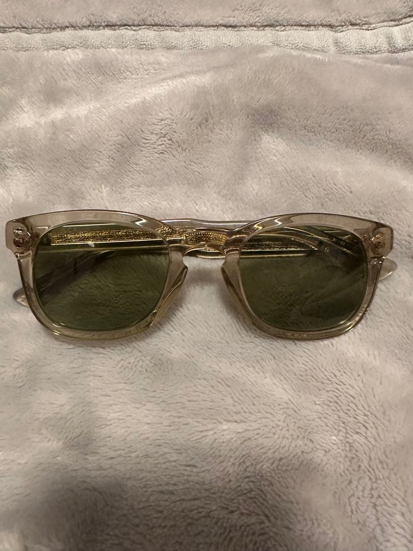 【最終値下げセール中！！】GUCCI クリアフレーム グリーンレンズ サングラス