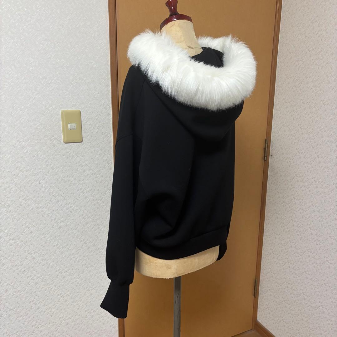 Lovilyn【初回即完】ファーフードもちっとボリュームパーカー ブラック