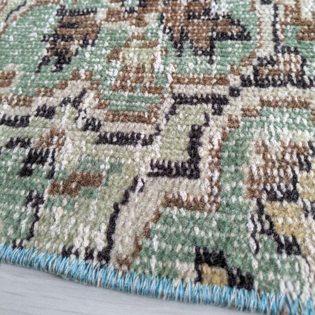 45×75 ベージュ×パステルグリーン　ハーフラウンドトルコヴィンテージラグ