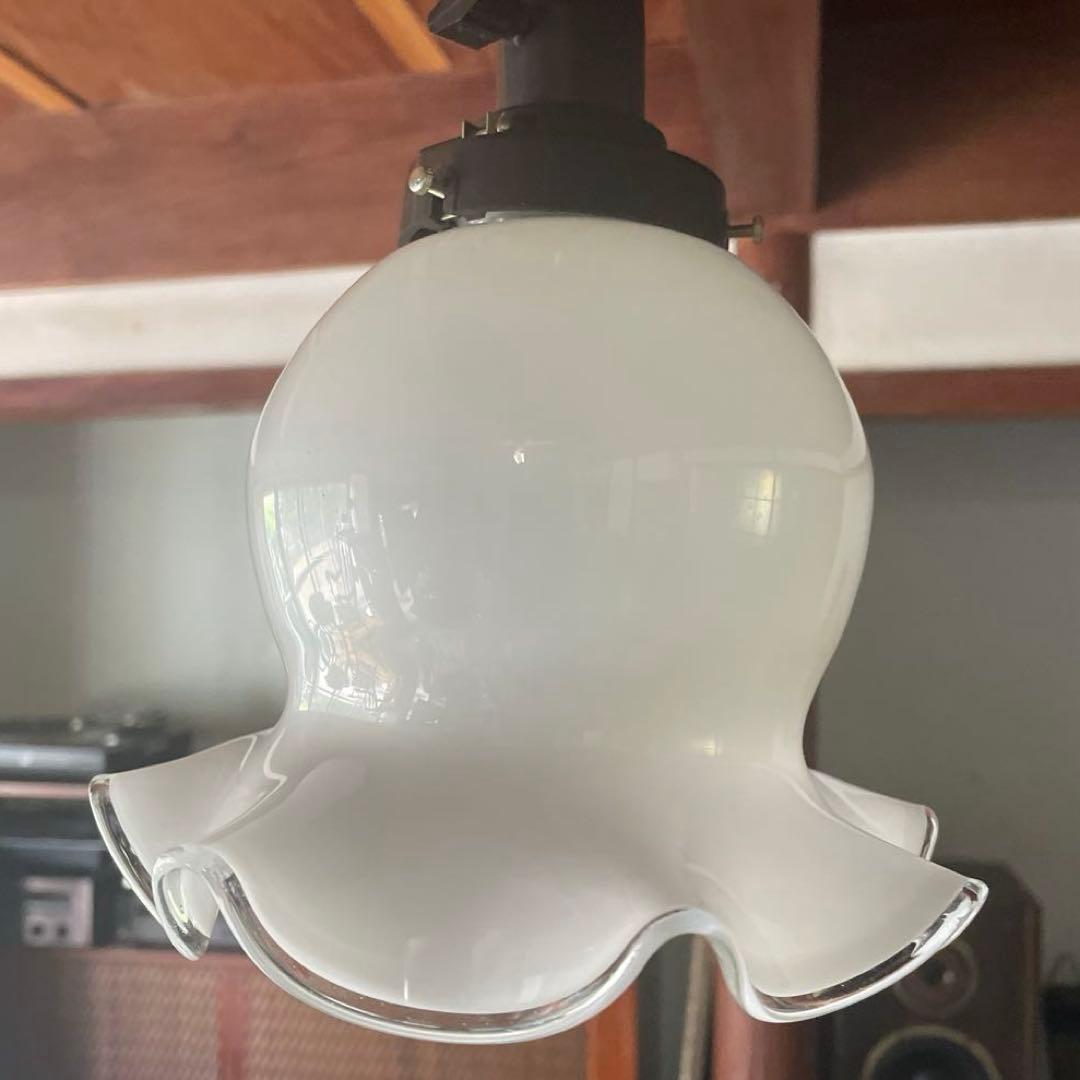 美品　ガラス　ヴィンテージ　ペンダントライト　乳白　フリル　天井照明