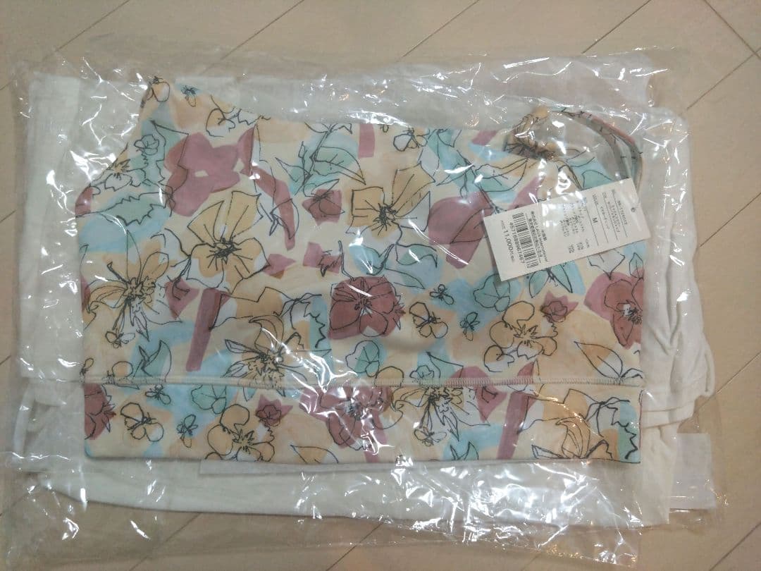 新品未使用　SUKALA　フラワーセパレートタンクトップ　ヨガ　ウェア M