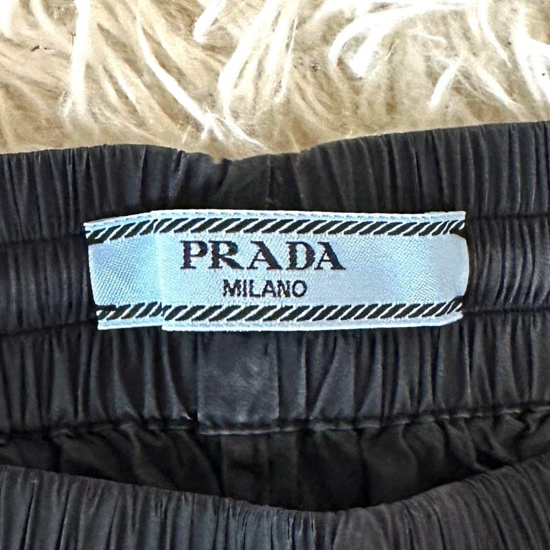 プラダ ショートパンツ 三角ロゴプレート ネイビー ナイロン サイズ36