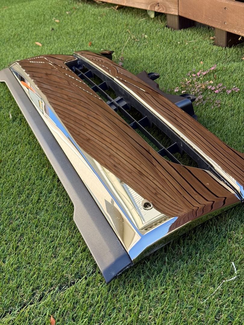 c*e様 トヨタ200系ハイエース4型ダークプライム純正ナローグリル