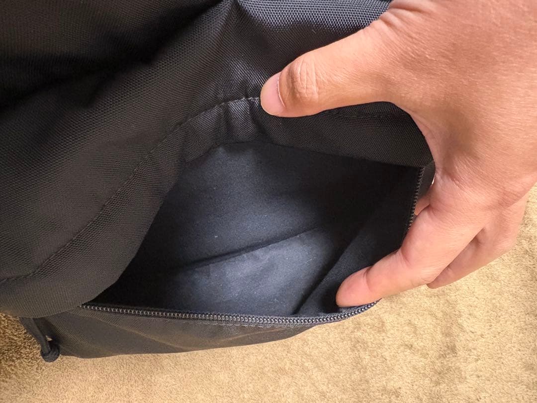 【美品】 バレンシアガ エクスプローラー グラデーション刺繍ロゴ ブラック