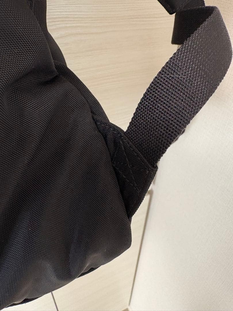 【美品】 バレンシアガ エクスプローラー グラデーション刺繍ロゴ ブラック