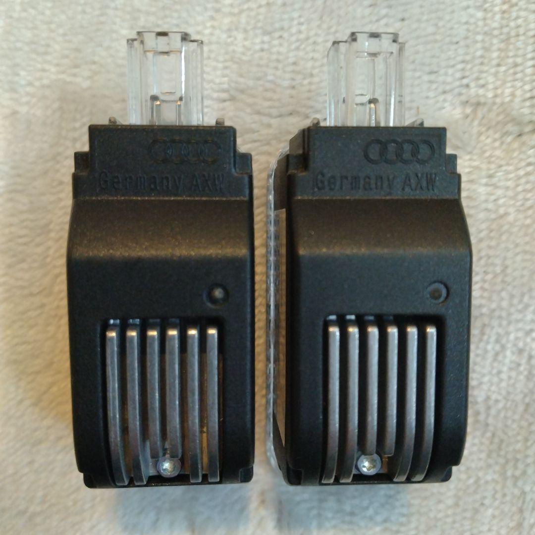 Audi 純正ドアエントリーライト(フォーリングス)