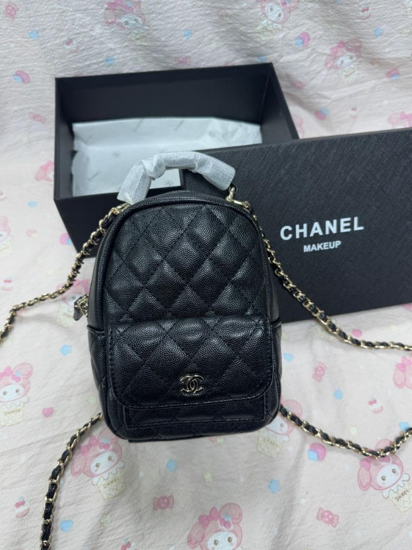 新品 美品キルティングデザイン スマホショルダーバッグ ブラック