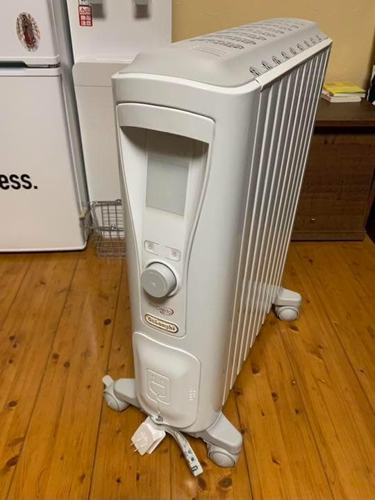 【本体美品】　オイルヒーター　デロンギRHJ75V0915-GY　工事不要置き型