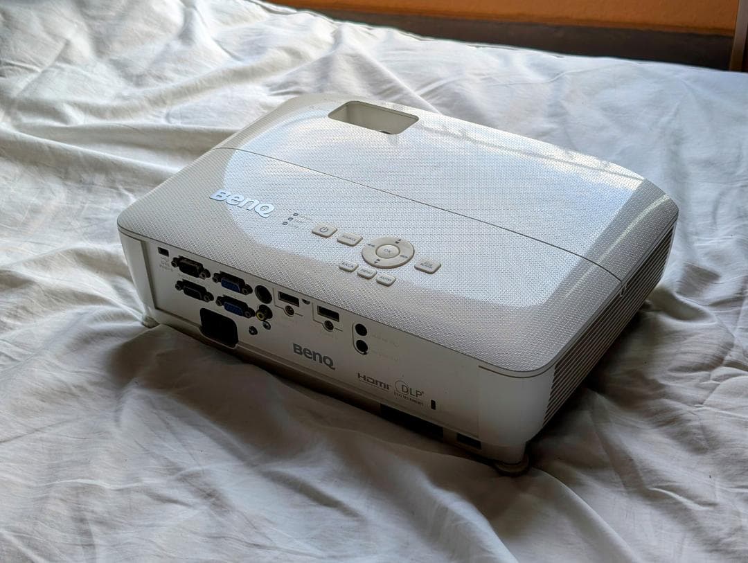 BenQ MH534プロジェクター 本体