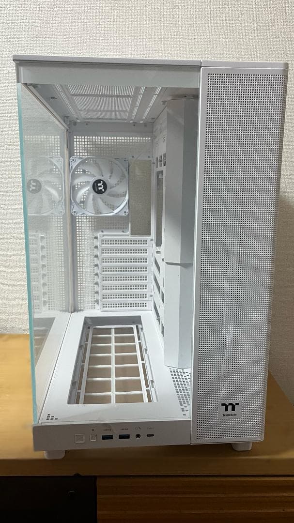 Thermaltake View380 XL TG ARGB開封確認のみ