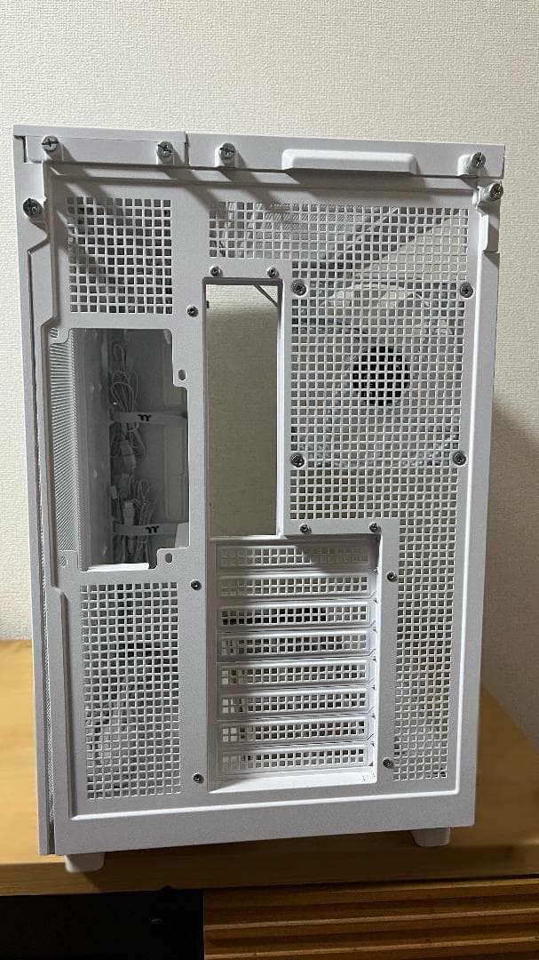 Thermaltake View380 XL TG ARGB開封確認のみ