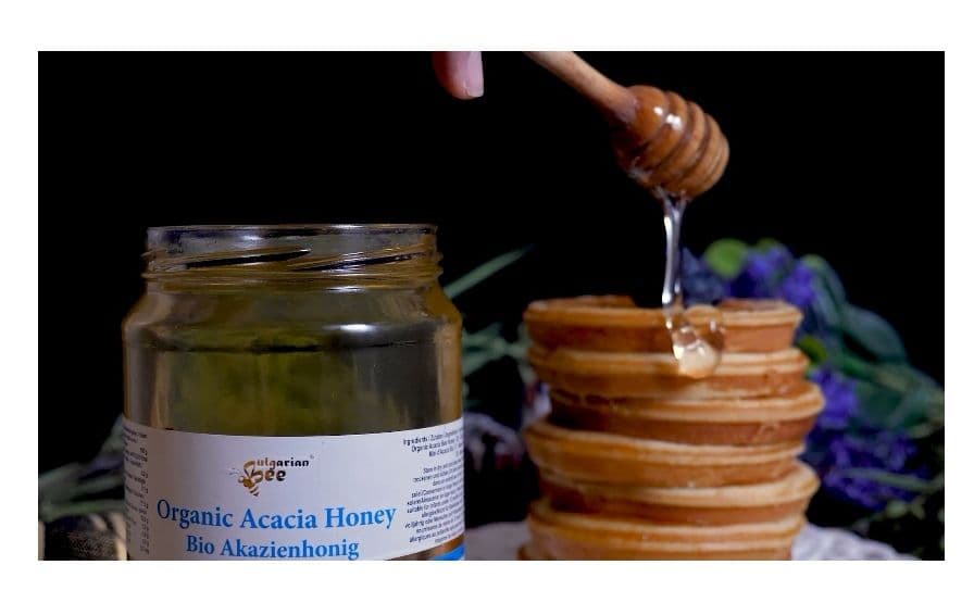 1.350g. EU認定オーガニック生アカシアと生菜の花はちみつブルガリア産