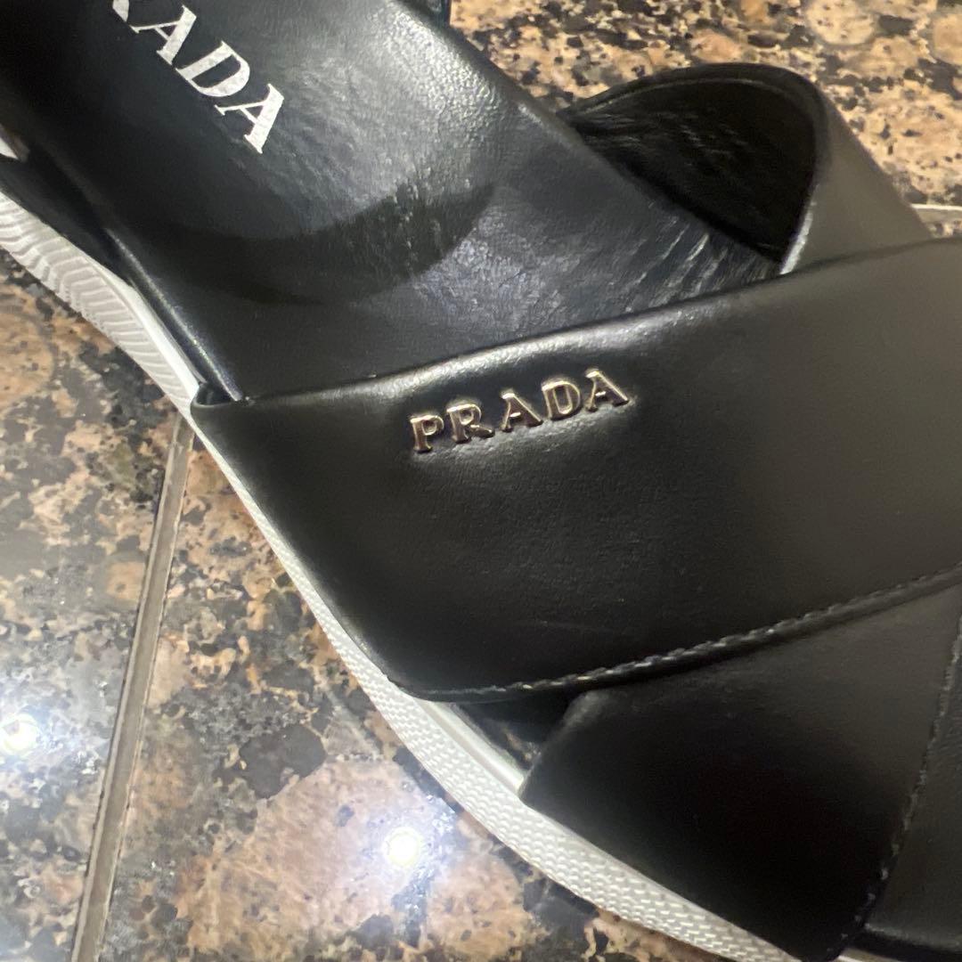 PRADA ブラック クロスストラップ サンダル　38