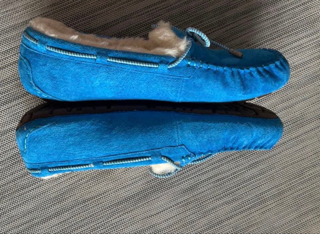 【美品】UGG モカシン 青 サイズ26㎝　ブルー　サイズ9