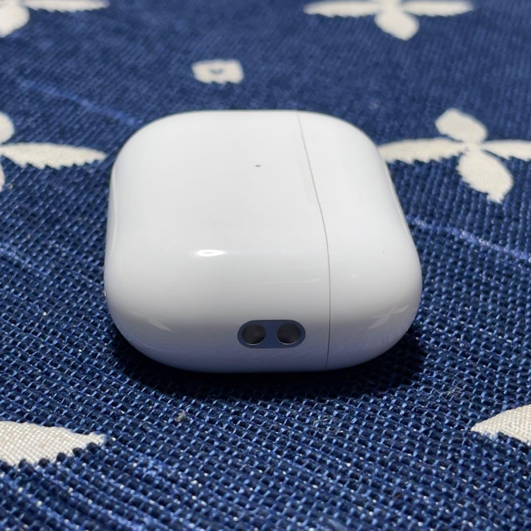 【美品】Apple AirPods pro 2 第二世代 ケースのみ