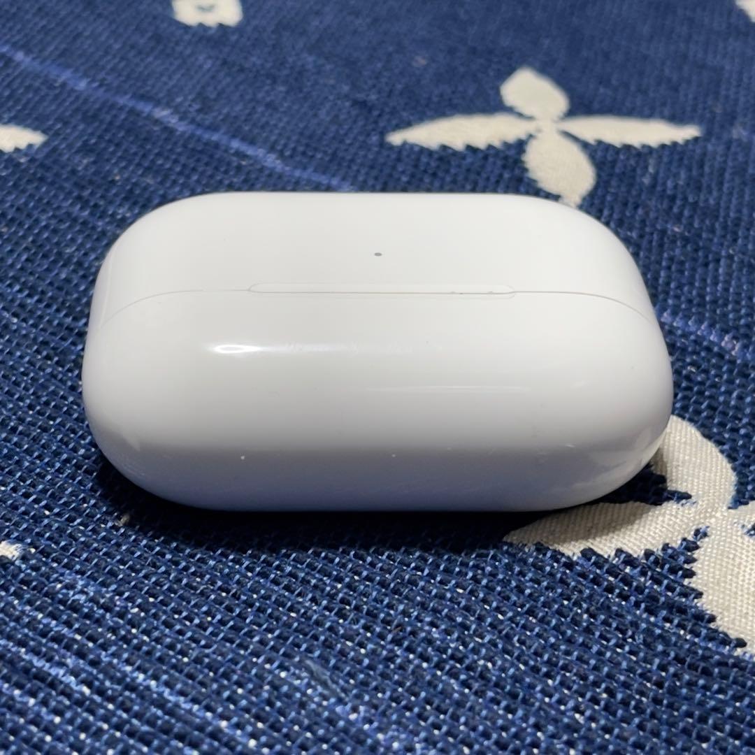 【美品】Apple AirPods pro 2 第二世代 ケースのみ