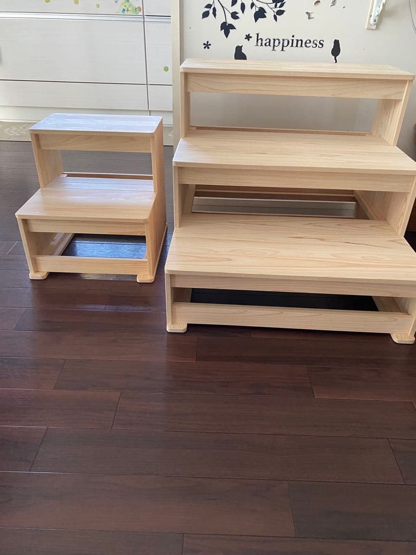 woodstock 39様限定の木製の3段の踏み台です。