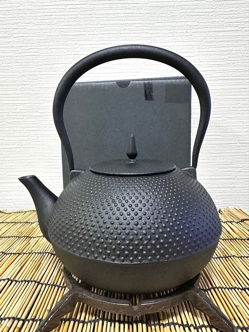 未使用品、供箱付　南部池永造　梔子　小　1.2L　南部鉄瓶　南部鉄器　鉄瓶
