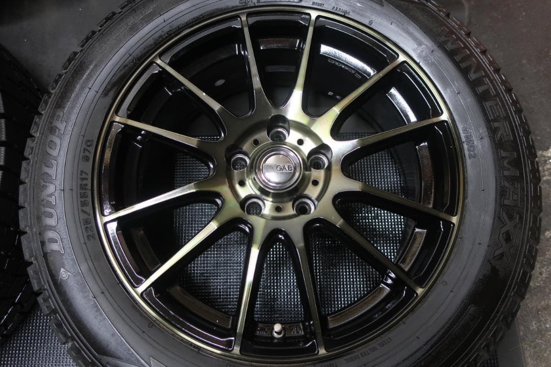 国産スタッドレス ダンロップ WM02 225/55R17 バリ溝 お洒落 冬用