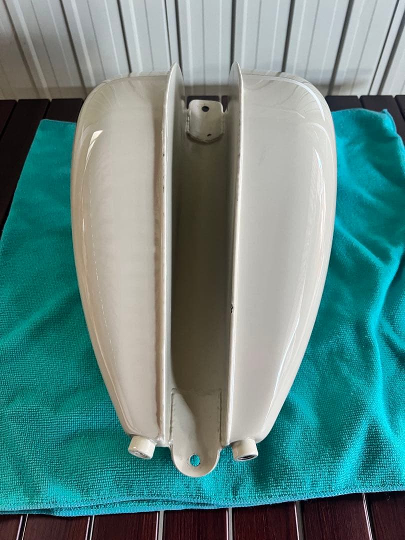 HARLEY-DAVIDSON ハーレー　タンク　ほぼ未使用