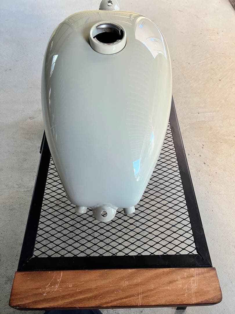 HARLEY-DAVIDSON ハーレー　タンク　ほぼ未使用