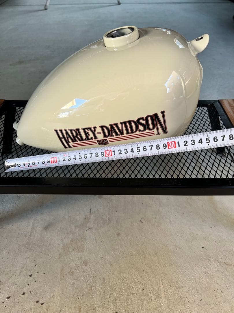 HARLEY-DAVIDSON ハーレー　タンク　ほぼ未使用