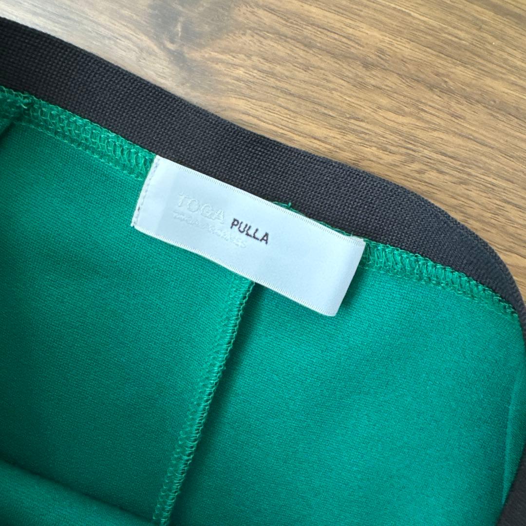 新品TOGA PULLAダークグリーン パンツ