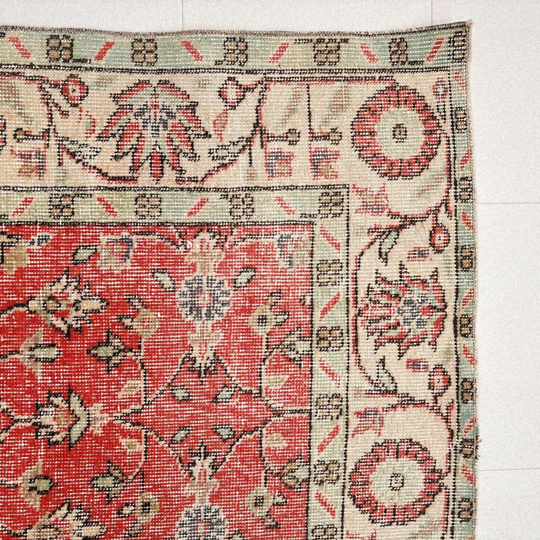 まあま　トルコ　ヴィンテージラグ　大判　赤　フローラル