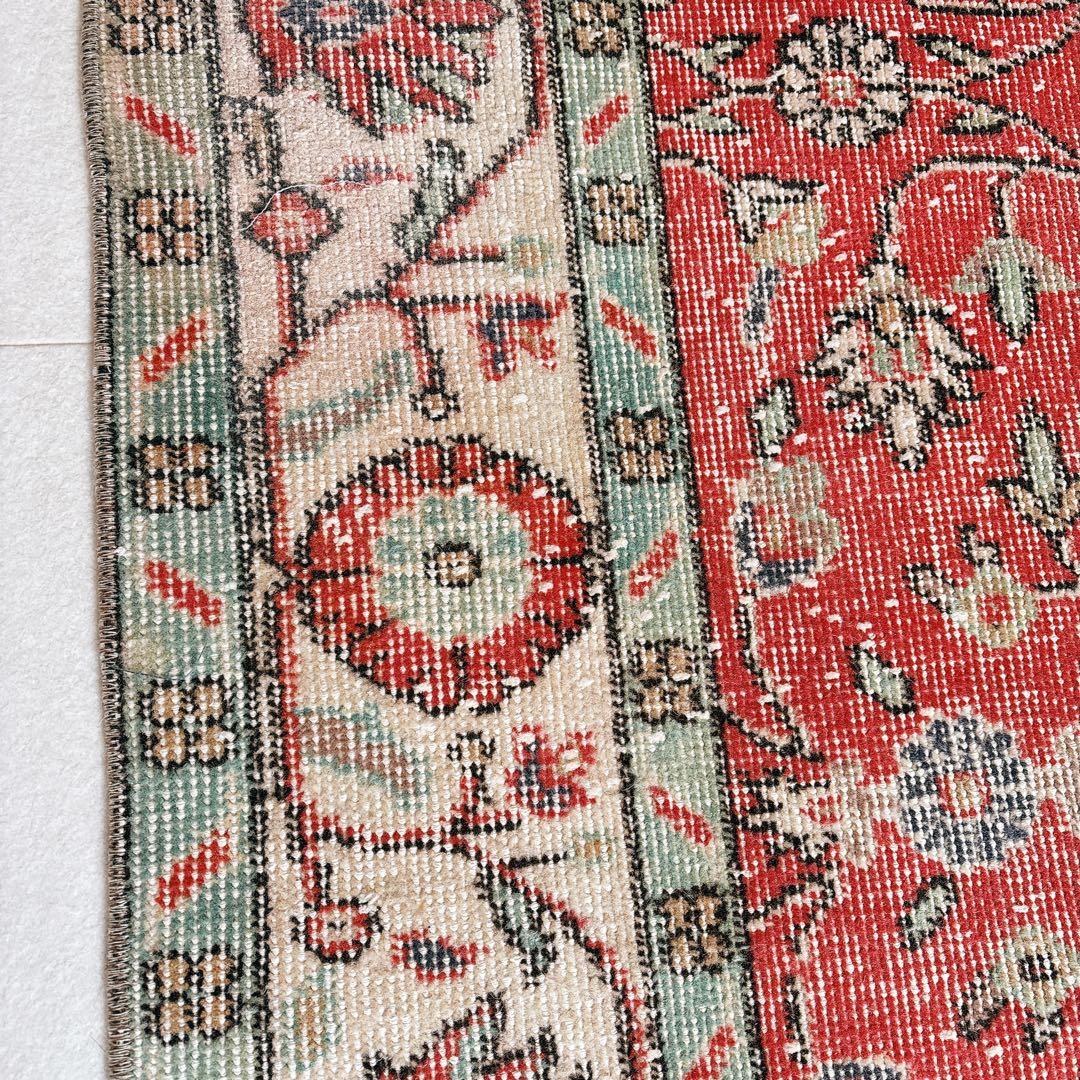 まあま　トルコ　ヴィンテージラグ　大判　赤　フローラル