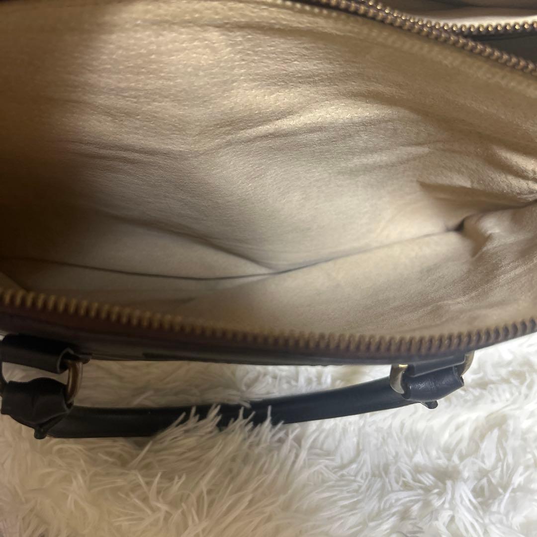 【美品】J&M DAVIDSON 黒 レザー ビジネスバッグ　シグリッド