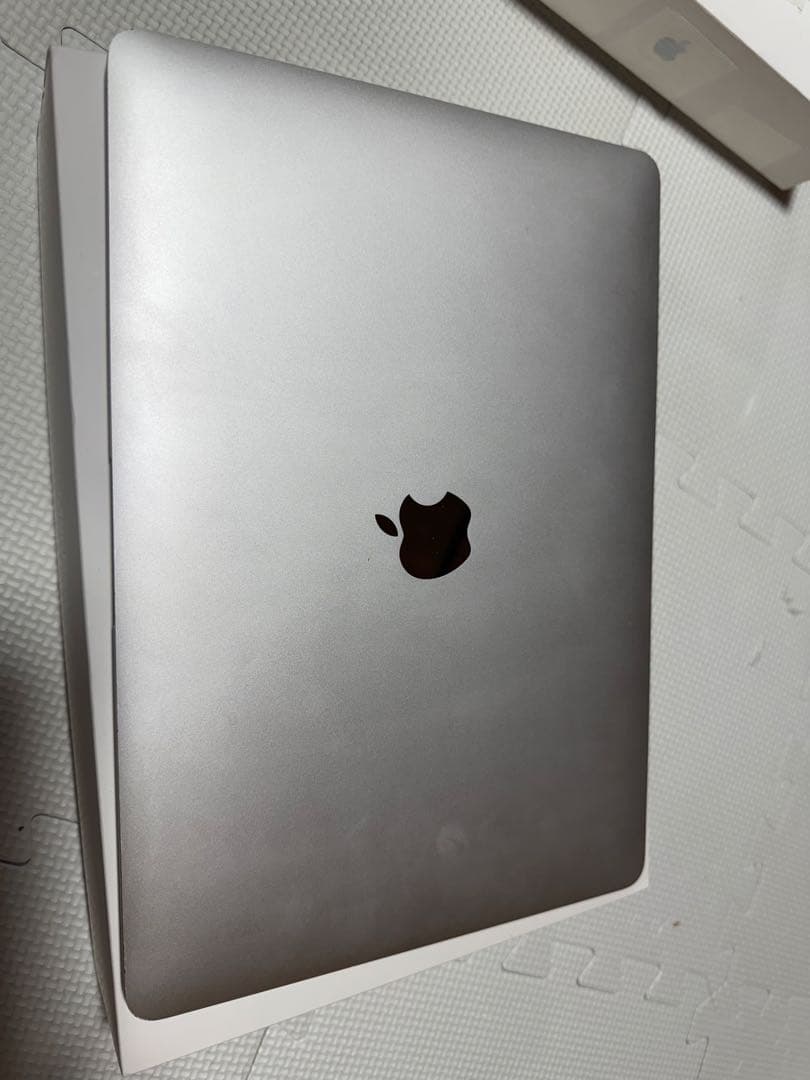 Apple MacBook Air (M1, 2020) 本体