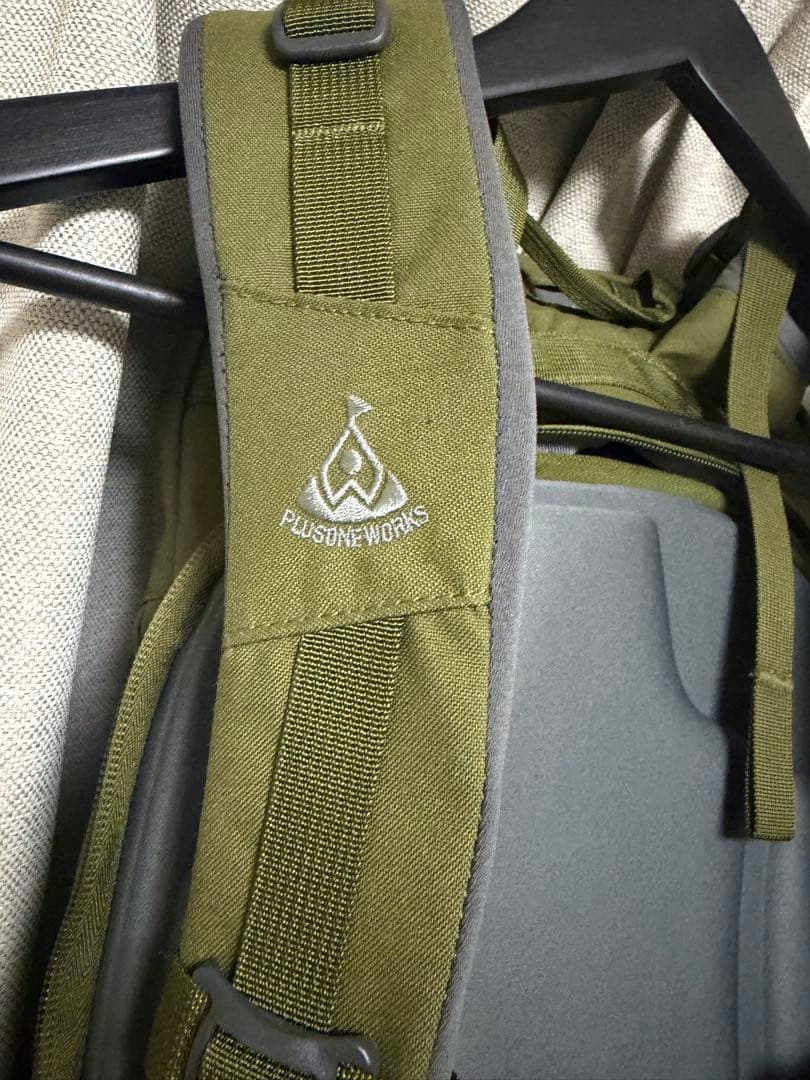 【使用少】PLUS ONE WORKS マキリ25L makiri オリーブ