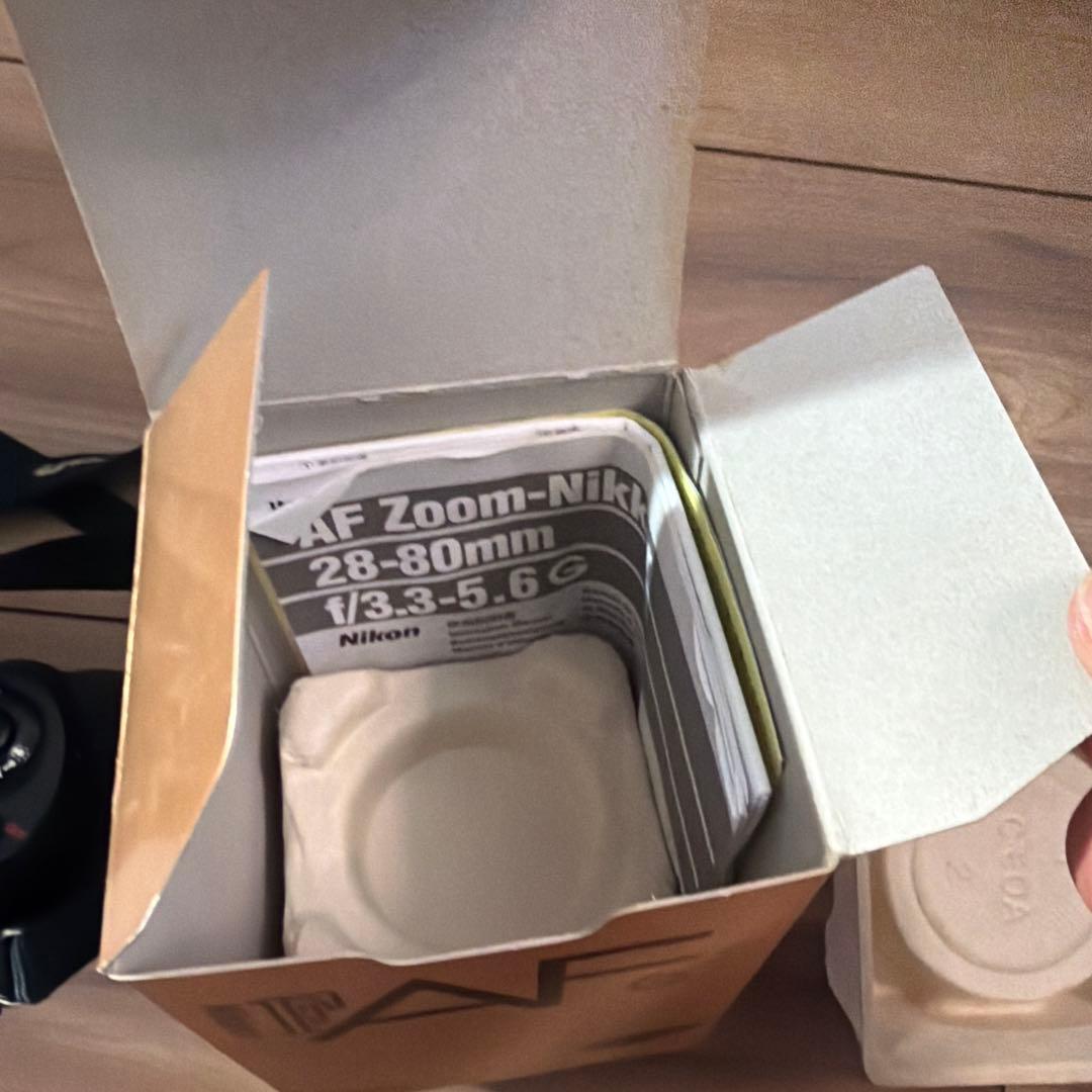 Nikon F100 一眼レフカメラ　レンズ付き