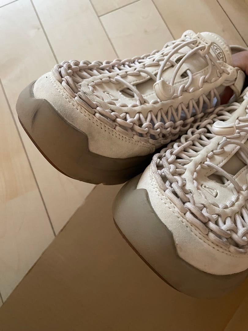 KEEN UNEEK WKスニーカーサンダル ベージュ