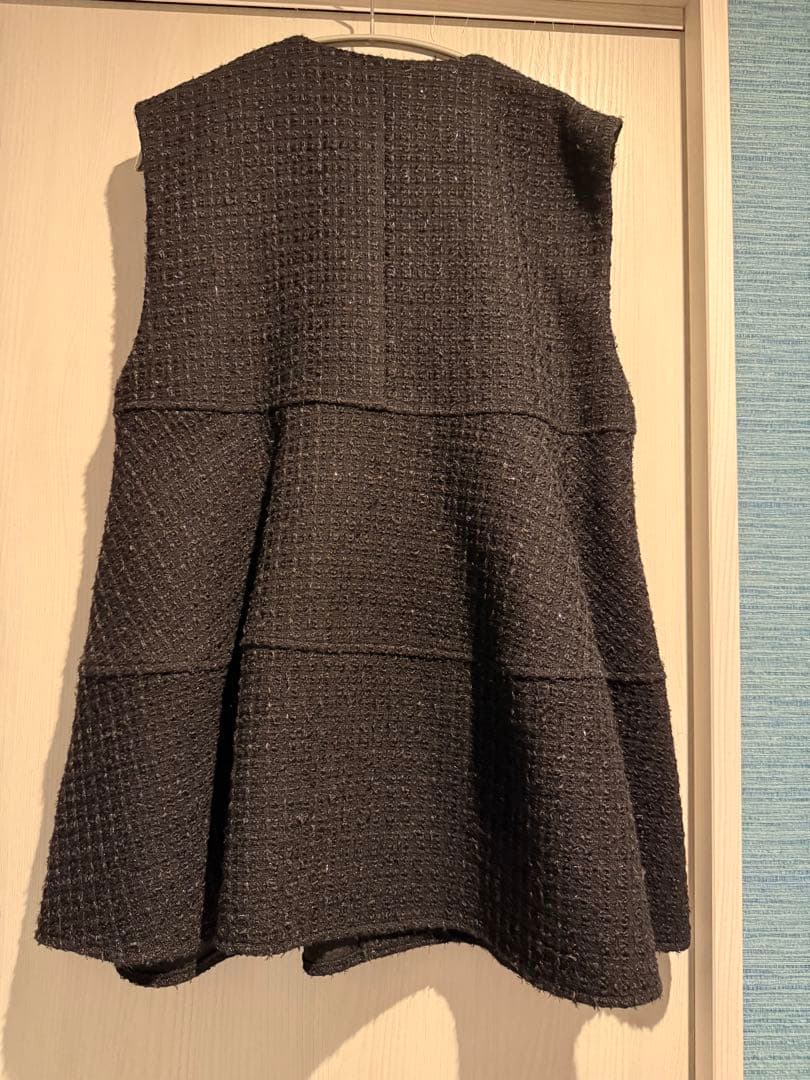 anana ブラックラメツイードジレ　オケージョンに！