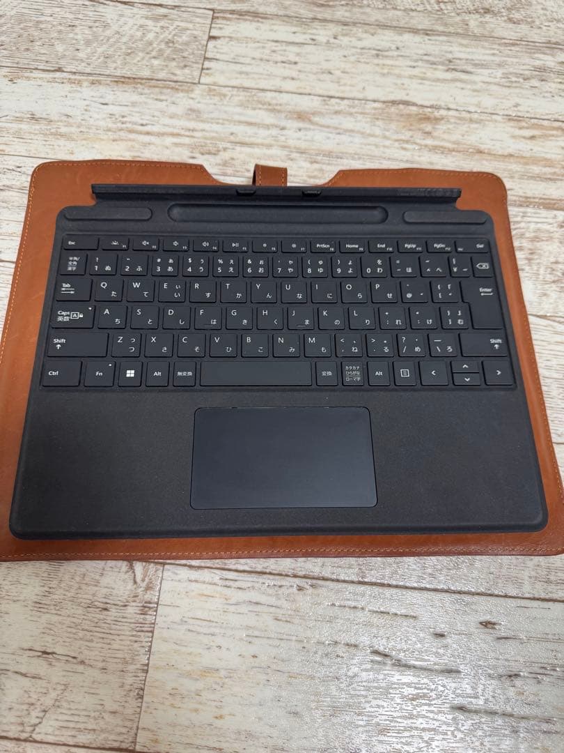 Surface pro8本体＆純正Signitureキーボード&純正ペン付き