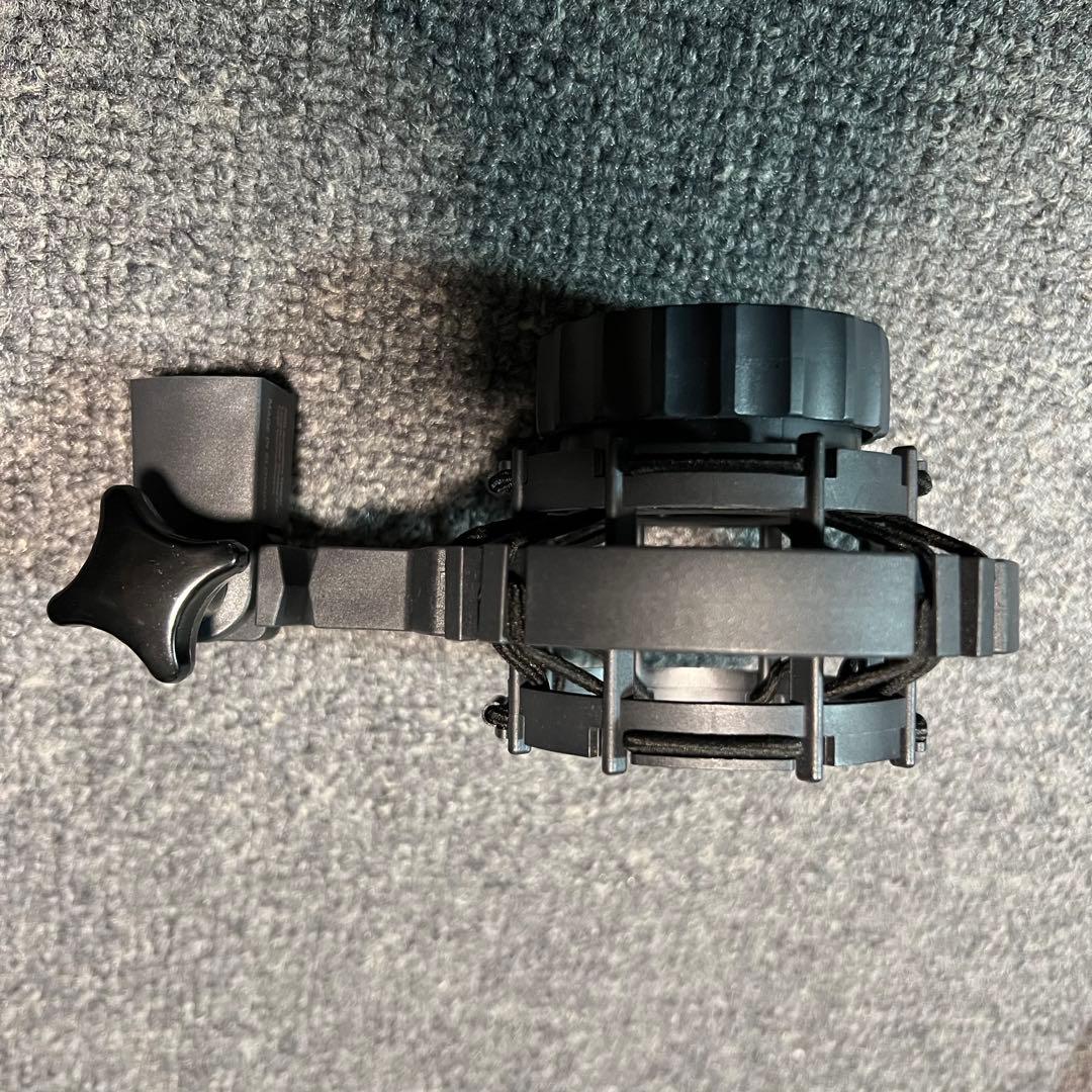 【極美品】AKG C214 コンデンサーマイク 完動品（国内正規品）