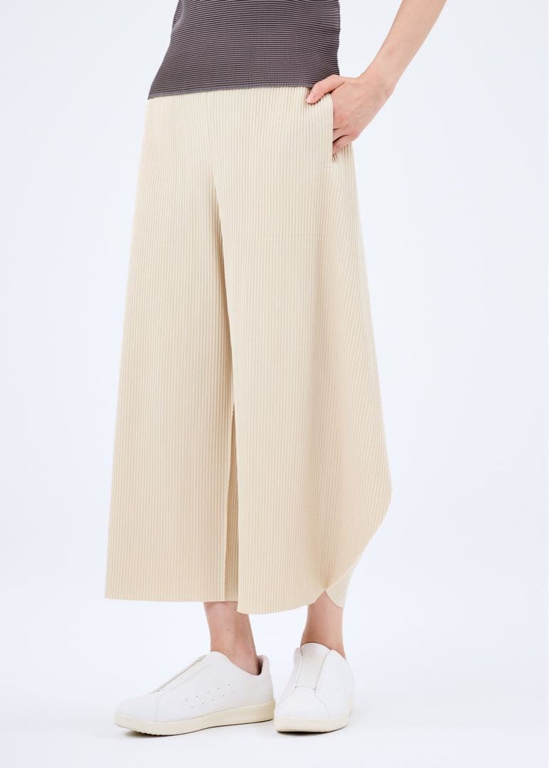 me ISSEY MIYAKE イッセイミヤケ　ミー　プリーツ