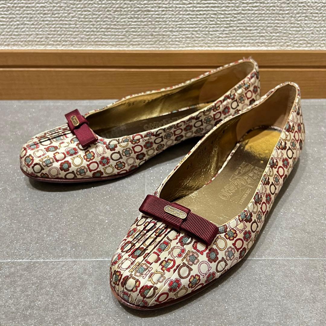 【6 1/2】 Ferragamo フラットシューズ 23.5 ヴァラ baby