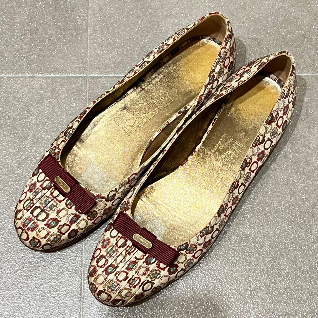 【6 1/2】 Ferragamo フラットシューズ 23.5 ヴァラ baby